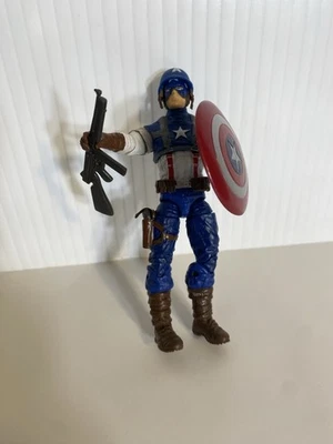Pequeña figura de acción del Capitán América primer vengador sombrero escudo armas exclusivo de Walmart Foto 1 de 4
