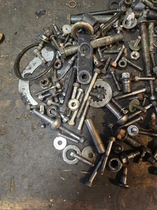 Yamaha V Star 650 XVS 650 nuts bolts bits - Picture 1 of 3