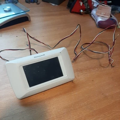 Honeywell thx9421r5005  Prestige IAQ Thermostat Touchscreen UNTESTED  - Image 1 of 2