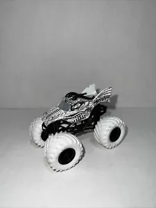Monster Jam - Rare White Dragon Monster Truck - Picture 1 of 2