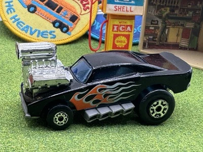 1995 Matchbox #41 Cosmic Blues Black Body  Silver Base Orange Flames 1-75 - Image 1 of 4