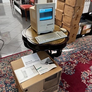 Apple Macintosh Color Classic + oryginalne pudełko działa idealnie - Zdjęcie 1 z 16