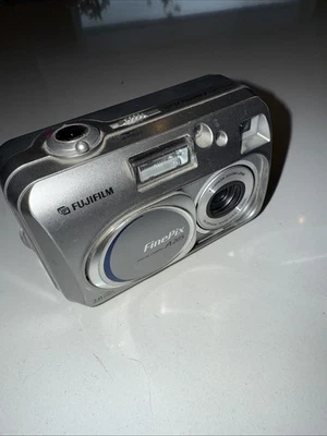 Fujifilm FinePix A205 2MP Digital Camera Tested Works! - Image 1 of 4