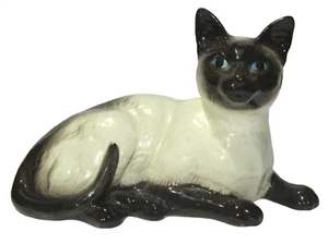 Beswick ornament figurine animal ' Siamese cat '  #1559 1st Quality - Picture 1 of 7