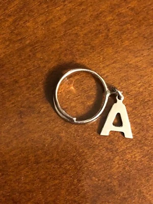 Anello Regolabile In Argento Con Lettera Iniziale A - Immagine 1 di 2