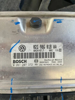 Volkswagen Jetta 2002 fabricante de equipos originales - ECM ECU - 021 906 018 AA 021906018AA Foto 1 de 3