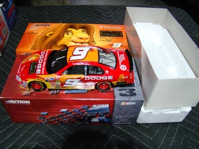 Dodge Intrepid 2003 1:24 "El Rey León" Bill Elliott #9 edición limitada nuevo Foto 1 de 4