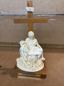 1964-65 New York World’s Fair ~Michaelangelo’s Pieta Wood Base Vatican Pavilion~ - Picture 1 of 17