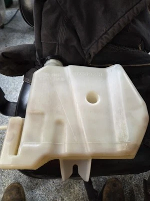 Coolant Bottle 2000-2005 Chevrolet Impala  - Image 1 of 4