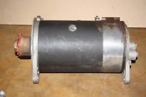Unit Parts Co. Reman GD-72 6 Volt Generator -1940- 1952 Chevrolet Passenger Cars - Picture 1 of 10