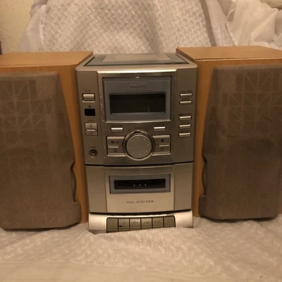 Sanyo DC-DA100 Stereo System - Image 1 of 4