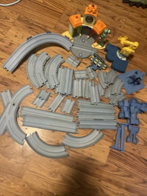 Chuggington Interactive Train Parts ROUNDHOUSE STATION Track PARTS REPLACEMENT - Image 1 of 4