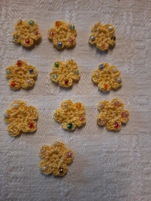 10 Häkelblumen - Applikationen, Aufnäher, 100 % Baumwolle, mit Perlen, G , gelb - Bild 1 von 2