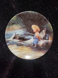 1994 Pemberton & Oakes The Little Fisherman by Donald Zolan 3 1/4" Plate  - Picture 1 of 3