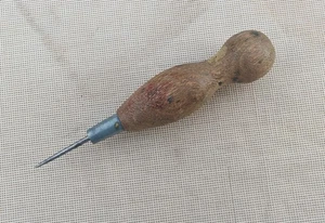 Vintage Holzgriff Bradawl / Kratzahle - 12,5 cm lang - klassisches Handwerkzeug - Bild 1 von 7