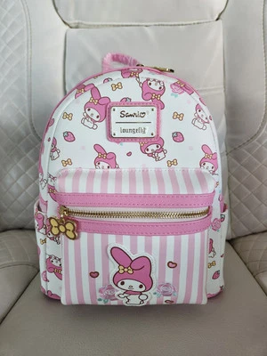 Mini mochila Loungefly Sanrio My Melody estampado integral a rayas Foto 1 de 4