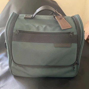 Briggs & Riley Large Hanging Toiletry Carry On Travel Bag dark teal w/Strap - Picture 1 of 8
