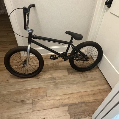 BMX Kink Curb 20” negro mate 2025 nuevo Foto 1 de 4