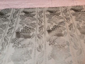 Green On Green Damask Oval Tablecloth 58" x 80" Fruit Stripe Pattern Leaves - Picture 1 of 7