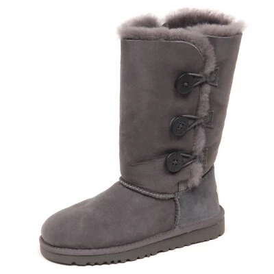 E7772 stivale bimba grey UGG K BAILEY BUTTON TRIPLET scarpe boot kid girl - Bild 1 von 4