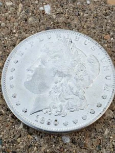 1890 S US Morgan silver dollar Coin AU / UNC Potential higher grade Coin *250 - Picture 1 of 6