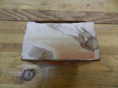 Kit de cubierta de clavija de pie OEM Harley Davidson P/N 50880-69 1 par Nuevo de Lote Antiguo Foto 1 de 4