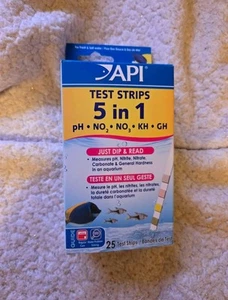 API 5 in 1 Aquarium Test Strips. 24 strips. - Picture 1 of 2