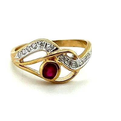 Anillo de diamantes rubí de oro amarillo de 14 quilates Foto 1 de 4