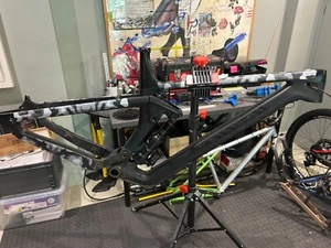 canyon strive medium frame  - Picture 1 of 4