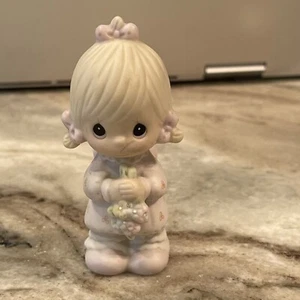 PRECIOUS MOMENTS FIGURINE E-2835 FLOWER GIRL WEDDING 1983 Matte finish  NEW - Picture 1 of 4