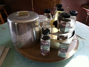 Vntg Evenflo Automatic Electric Baby Bottle Sterilizer w/Bottles Nursery Decor