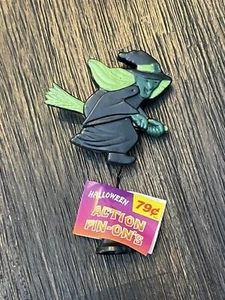 VTG 80s/90s Halloween Plastic Broom Flying Witch Pull String Action Pin-Ons NWT - Picture 1 of 2