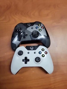 LOT OF 2 Microsoft Game Controller 1697 - Picture 1 of 7