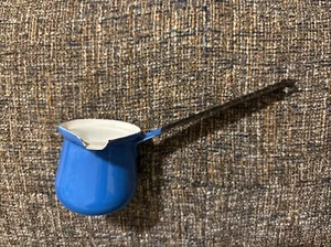Vintage Blue Enamelware Pouring Ladle Dipper Butter Sauce Pot w Spout  - Picture 1 of 4