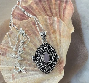 Vintage Style Rose Chalcedony Locket Pendant Necklace- 925 Silver Plated- New - Picture 1 of 6