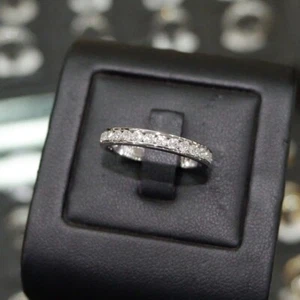 Anillo redondo de oro blanco de 14K con banda de diamantes naturales, anillo de diamantes reales conjunto de canales - Imagen 1 de 10