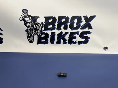 Yamaha IT125 IT 125 1980 espaciador de montaje del cárter del motor  Foto 1 de 4