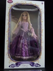 Disney Store lila Rapunzel limitierte Auflage verwickelt 17" Sammlerpuppe - Neu im Karton. - Bild 1 von 9