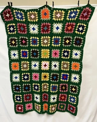 Manta cuadrada colorida verde ganchillo hecha a mano con regazo 41 x 53 retro Foto 1 de 4
