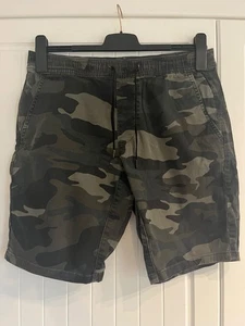 Men's Hollister Camo Print Jogger-style Shorts - size medium - Picture 1 of 6