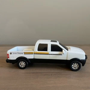 Toy Ertl 1/24 John Deere Pick Up Truck White Green Yellow Diecast - Picture 1 of 9