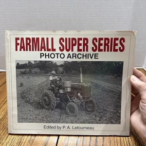 Farmall Fotoarchiv von P A Letourneau Softcover - Bild 1 von 11