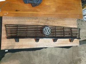 VW PASSAT 32B Grilles 321853653 1981 24973646 - Picture 1 of 12