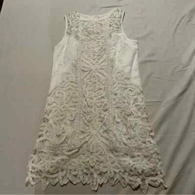 Vestido sem mangas Moulinette Soeurs branco ilhós renda tamanho 4 - Imagem 1 de 4