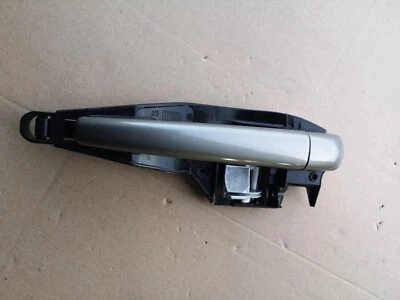 PEUGEOT 2008 1.2 БЕНЗИНА 2014 ДВЕРИ РУЧКА ЗАДНИЙ ВОДИТЕЛЬ ПРАВАЯ СТОРОНА В СЕРЫЙ KCL - Изображение 1 из 4