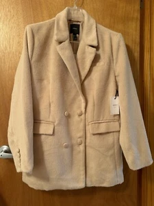 NWT Women’s Winter Cream Short Hair Coat. Forever 21 Size Large - Picture 1 of 11