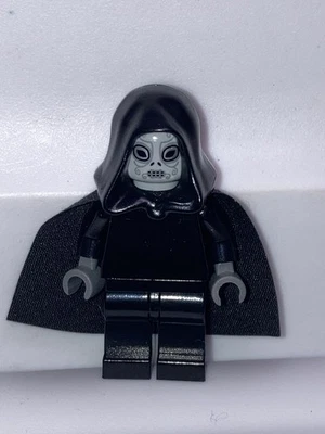 LEGO Minifigure Harry Potter Death Eater Black Hood Cape hp081 from set 5378 - Image 1 of 4