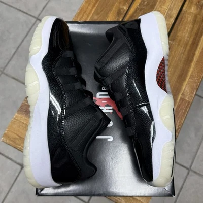 Talla 9.5 - Jordan 11 Retro Bajo 72-10 Foto 1 de 4