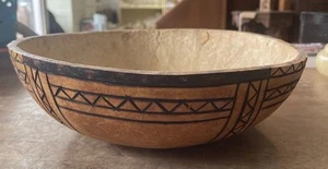 African Hand Carved Calabash Bowl Folk Art - Foto 1 di 8