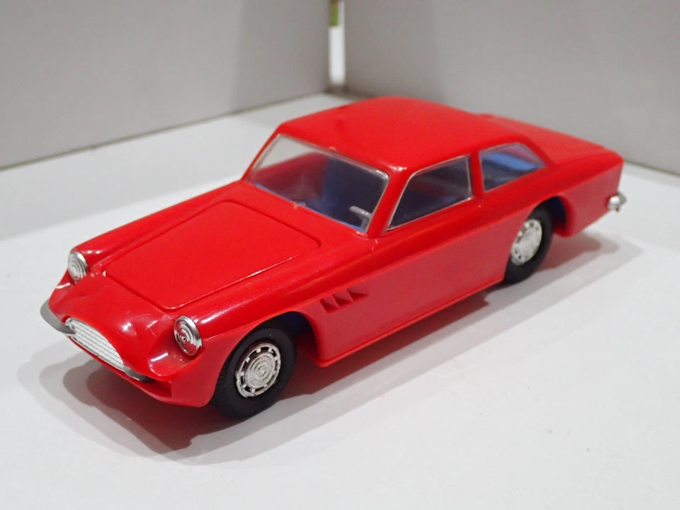 FERRARI 275 AUTOMODELLO IN PLASTICA CON MOVIMENTO A FRIZIONE - Immagine 1 di 4